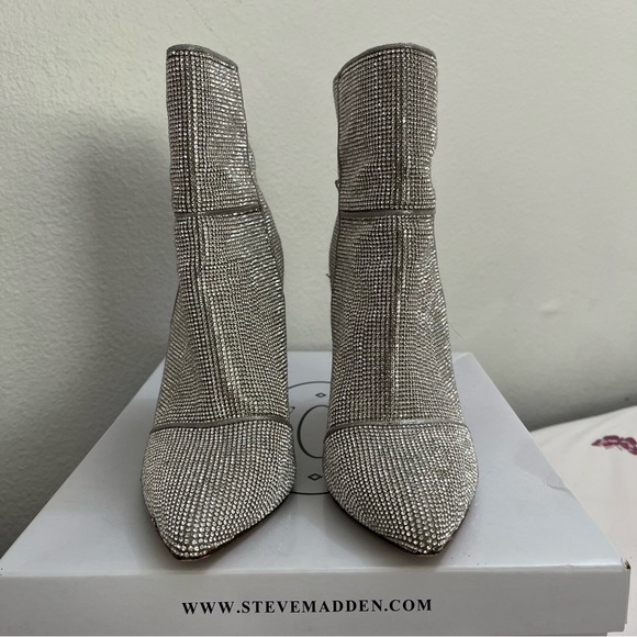 Steve Madden Trista - R Rhinestone Boots - Picture 5 of 17